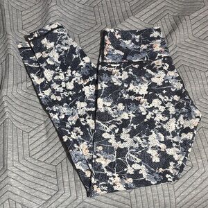 Lululemon Spring Bloom Floral Print Black leggings